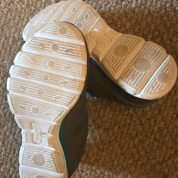 2big4me ☹️ Champion Kid's Athletic Running Shoes 👟 - Picture 10 of 10
